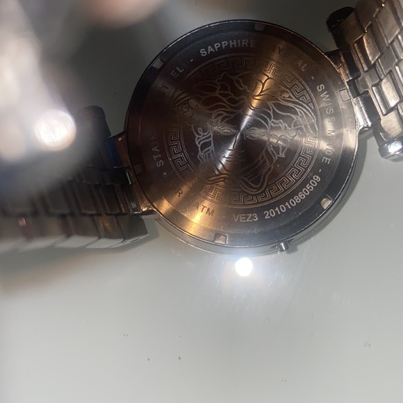 Versace men vez3 watch.🔥 - Picture 14 of 14